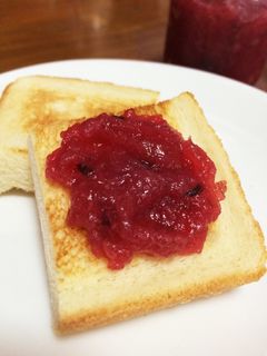 林檎ジャム☆ハイビスカスローゼル入り-レシピのメイン写真