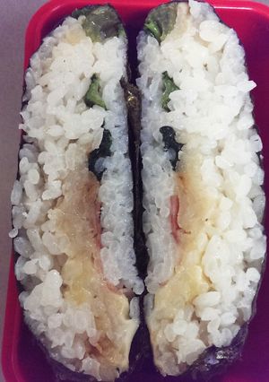じゃが焼きチーズベーコンおにぎらず-レシピのメイン写真