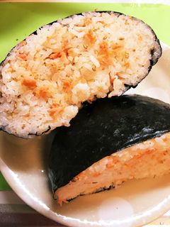 おにぎらずやおにぎりに☆鮭マヨ白ゴマ♡-レシピのメイン写真