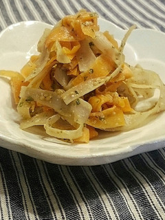 人参とゴボウのひらひらゴマ味噌サラダ。-レシピのメイン写真