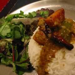 รูปของ パニールとピーマンのココナッツ風味カレー