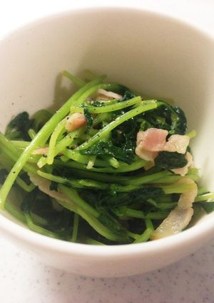 とっても簡単 豆苗とベーコンのおかず-レシピのメイン写真