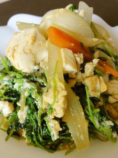 香り良い♪豆苗と豆腐の卵ラー醤油炒め-レシピのメイン写真