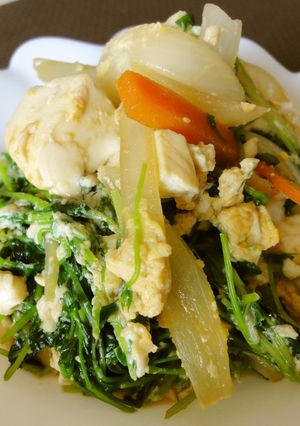 香り良い♪豆苗と豆腐の卵ラー醤油炒め-レシピのメイン写真