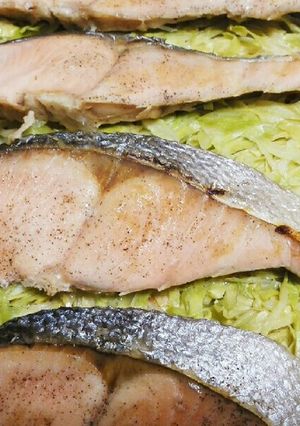 鮭と野菜のフライパン蒸し～バタポンかけ～-レシピのメイン写真