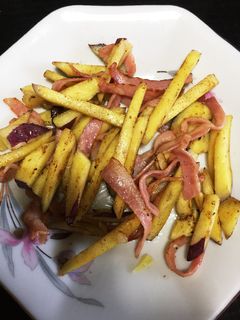 さつまいもとベーコンの炒め物-レシピのメイン写真