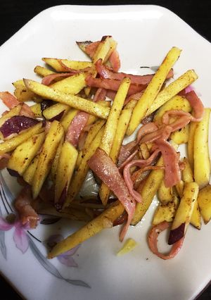 さつまいもとベーコンの炒め物-レシピのメイン写真