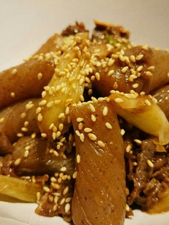 ヨシダソースで簡単☆牛肉と蒟蒻の甘辛煮-レシピのメイン写真