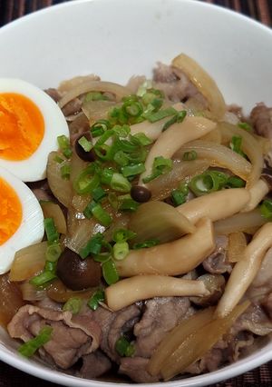 超簡単！きのこ入りつゆだく豚丼！-レシピのメイン写真