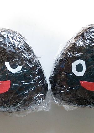 弁当覚書★ 簡単ニコニコおむすび(工作)-レシピのメイン写真