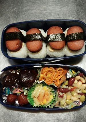 ﾅﾝﾁｬｯﾃｽﾊﾟﾑ風おにぎり弁当-レシピのメイン写真