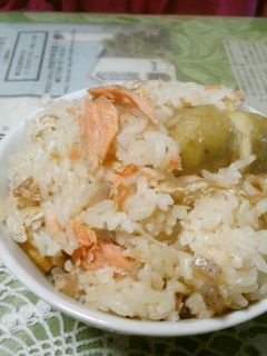 栗と塩じゃけの炊き込みご飯-レシピのメイン写真