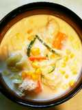 簡単、鶏だんご入りミルクスープ