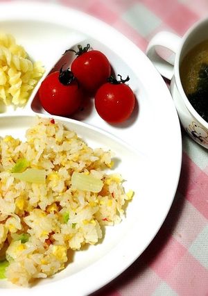 子供も食欲全開‼ツナたまレタスチャーハン-レシピのメイン写真