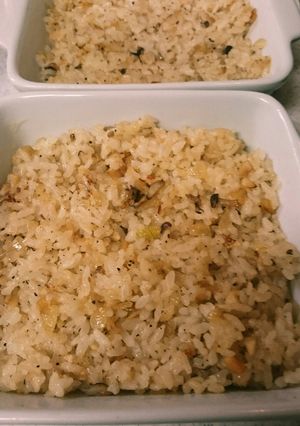 ランチや軽食に♪簡単きのこガーリック炒飯-レシピのメイン写真
