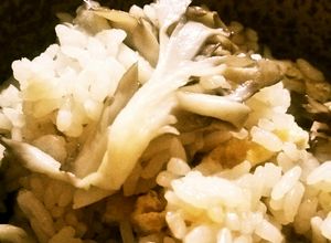 免疫力アップ！舞茸と油あげの炊き込みご飯-レシピのメイン写真