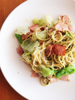 レタスとベーコンのバジルクリームパスタ-レシピのメイン写真