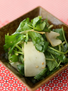 香り豊かな糸みつばとごまの和え物-レシピのメイン写真