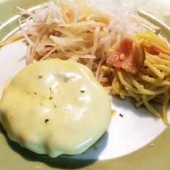 รูปของ ポン酢で♡チーズ入り豚ひき肉ハンバーグ♫