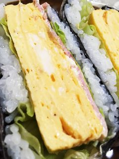 厚切りエッグベーコンおにぎらず-レシピのメイン写真