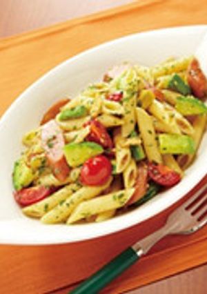 アボカドとショートパスタのペペロンチーニ-レシピのメイン写真