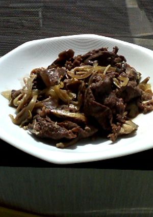 簡単!牛肉ときのこのオイスターソース炒め-レシピのメイン写真