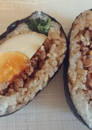 簡単!台湾ルーロー飯がおにぎらずに変身♪-レシピのメイン写真