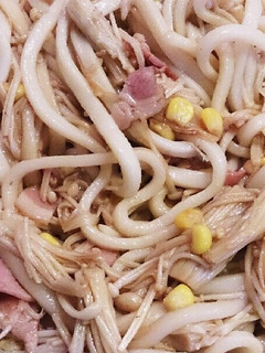 えのき&ベーコンのバター醤油焼きうどん-レシピのメイン写真