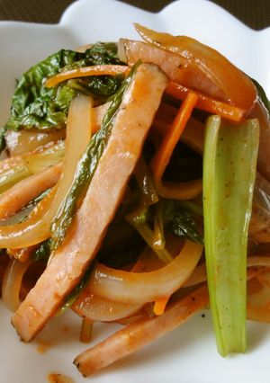 さっと一品♪水菜とハムのケチャップ炒め-レシピのメイン写真