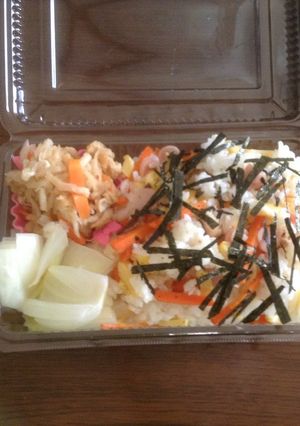 魚肉ソーセージチラシ寿し弁当-レシピのメイン写真