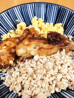 鳥照り焼き と そぼろ の三色丼-レシピのメイン写真