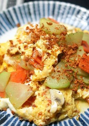 はやとうりとベーコンビッツの卵炒め-レシピのメイン写真