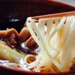鶏肉ときのこのうどん鍋-レシピのメイン写真