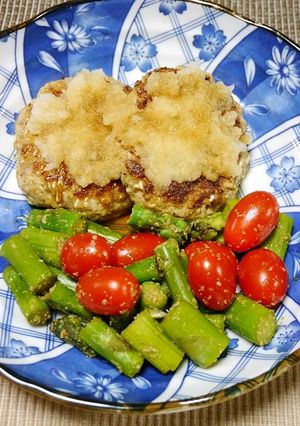 ヘルシー！アスパラトマトの胡麻醬油和え-レシピのメイン写真