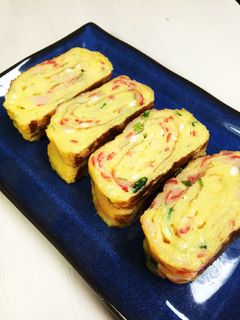 お弁当に♪カニカマとネギのたまご焼き☆-レシピのメイン写真