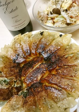 ワインに合う♪お肉たっぷりしそ餃子-レシピのメイン写真