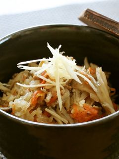 キノコとひき肉の簡単おいしい炊込みごはん-レシピのメイン写真