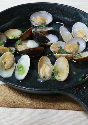 スキレットで簡単アサリの酒蒸し♪-レシピのメイン写真