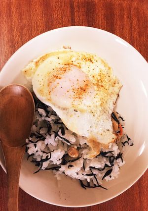 リメイクひじき 目玉焼きを崩しながらね-レシピのメイン写真