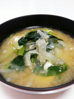 小松菜,長ネギ,大根,豆腐のお味噌汁-レシピのメイン写真