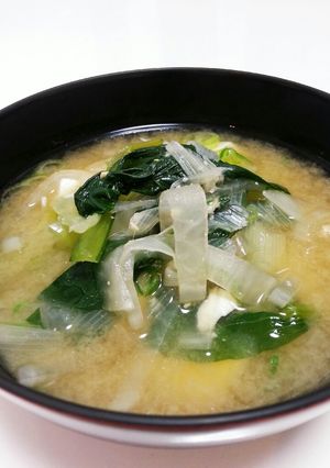 小松菜,長ネギ,大根,豆腐のお味噌汁-レシピのメイン写真