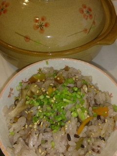 100均土鍋で*黒米入り炊き込みご飯-レシピのメイン写真