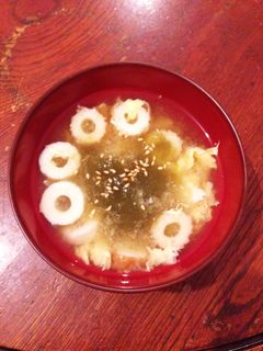 とろろ昆布とちくわと卵の味噌汁-レシピのメイン写真