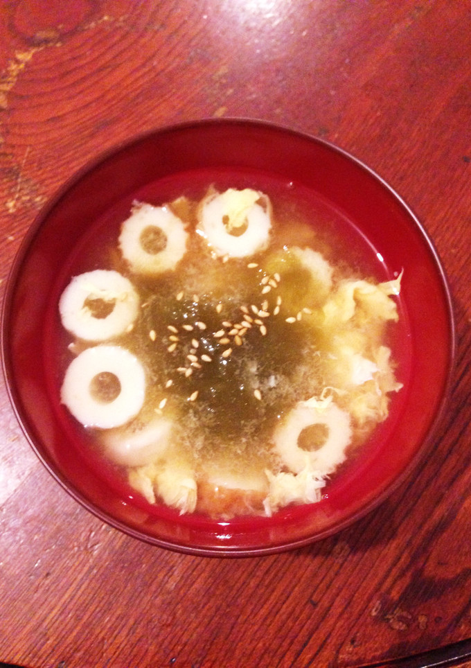 とろろ昆布とちくわと卵の味噌汁-レシピのメイン写真