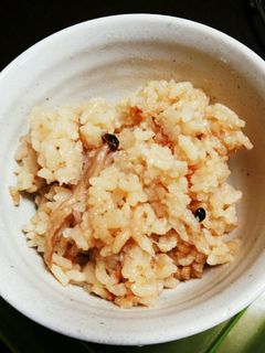 超簡単☆なんちゃって鮭の炊き込みご飯-レシピのメイン写真