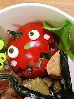 トマトおばけ('ー')キャラ弁に♪-レシピのメイン写真