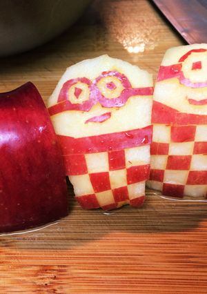 ミニオン りんご 飾り切り お弁当-レシピのメイン写真