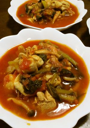 ちびっ子大好き！小松菜と鶏のトマト煮込み-レシピのメイン写真