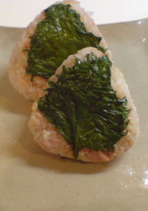 和風ツナマヨおにぎり大葉にんにく醤油味-レシピのメイン写真