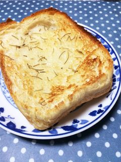 ココナッツオイルで♫ローズマリートースト-レシピのメイン写真